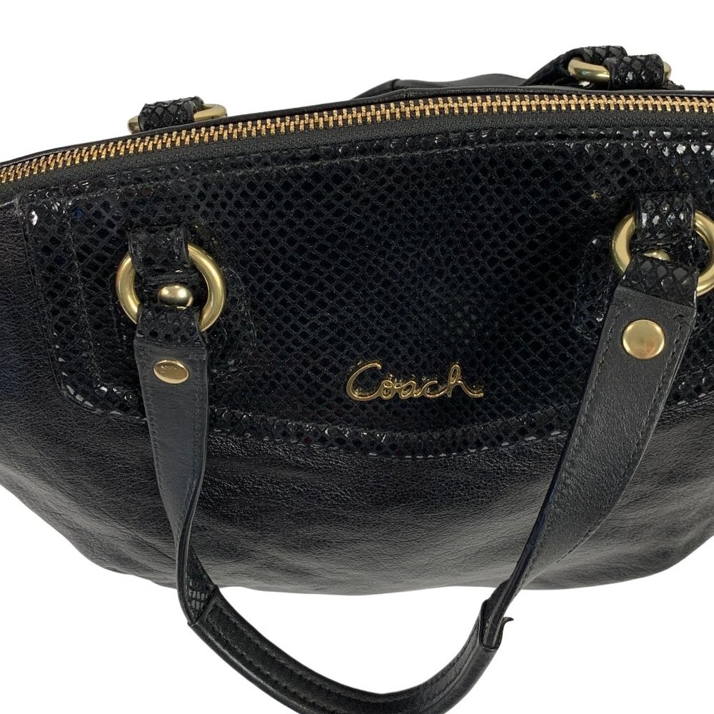 Coach Solid Black Leather Shoulder/Handbag Bag Sn… - image 5